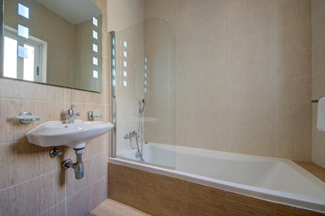 Sapphire Court 2 Bedroom Apartments By Shortletsmalta Sliema Eksteriør bilde